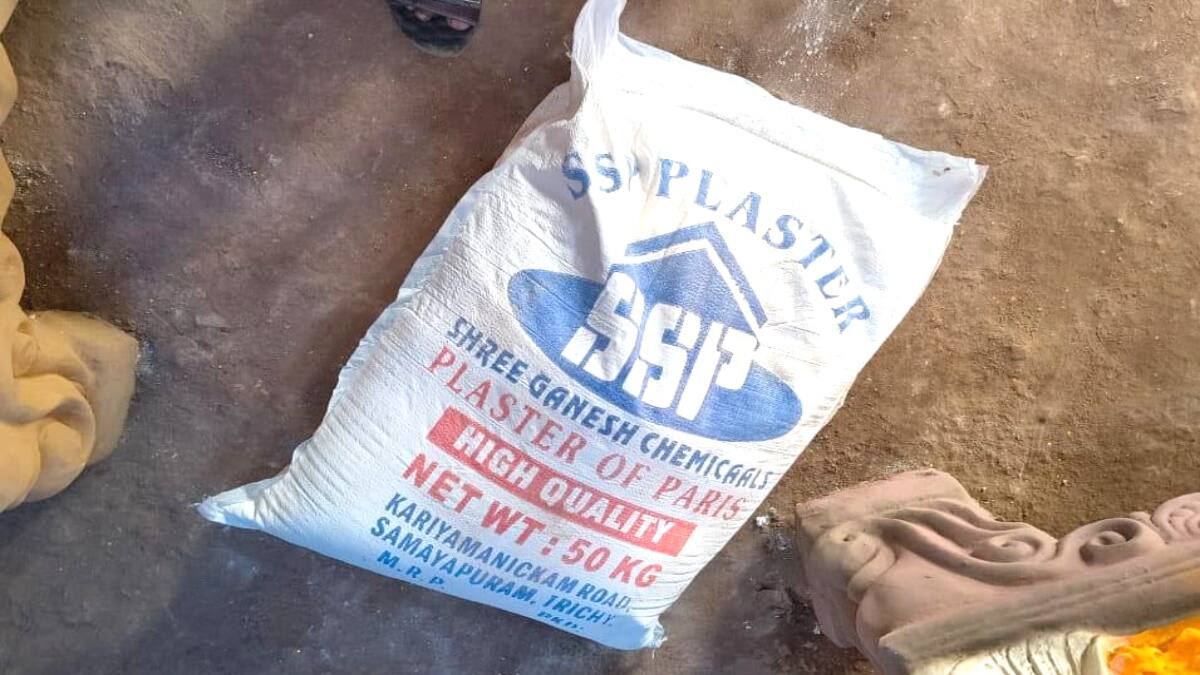 விநாயகர் சிலை தயாரிப்பு மையத்திற்கு சீல்: இந்து அமைப்புகள் கொந்தளிப்பு! மயிலாடுதுறையில் பரபரப்பு..