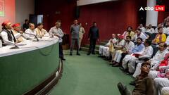 लखनऊ में अखिलेश यादव से मिले सपा कार्यकर्ता, बिना शर्त पीडीए को दिया समर्थन