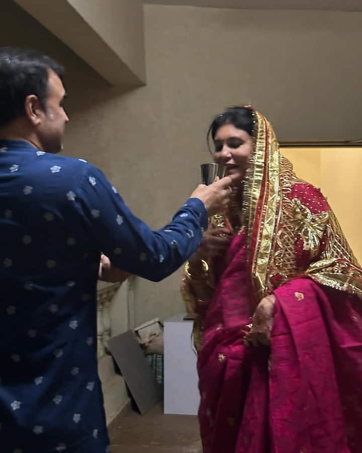 Not only this, seeing his photos, some people even advise him to take entry in Bollywood.