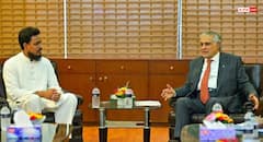 क्या बांग्लादेश से माफी मांगेगा पाकिस्तान? ढाका पहुंचे PAK के विदेश मंत्री इशाक डार, भारत की बढ़ी टेंशन!