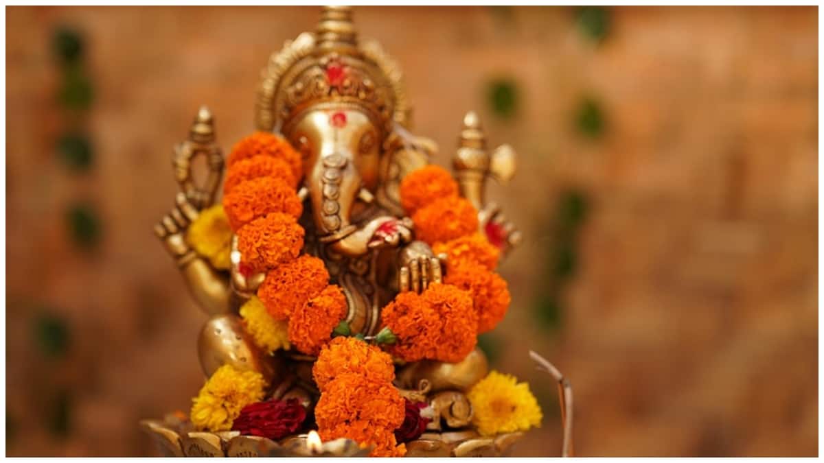 Vinayaka Chavithi 2025 Wishes : వినాయక చవితి శుభాకాంక్షలు 2025.. ఫేస్​బుక్, వాట్సాప్​లలో ఇలా విష్ చేసేయండి