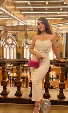 खूबसूरती में बॉलीवुड हसीनाओं को टक्कर देती है बिग बॉस 19 की ये 21 साल की कंटेस्टेंट, दीवाना बना देंगी ये 10 तस्वीरें