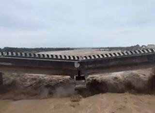 ਪੰਜਾਬ 'ਚ ਮੀਂਹ ਦਾ ਅਲਰਟ, ਭਾਖੜਾ ਡੈਮ ਦੇ ਖੋਲ੍ਹੇ ਗੇਟ; ਰਣਜੀਤ ਸਾਗਰ ਤੋਂ ਛੱਡਿਆ ਗਿਆ ਪਾਣੀ