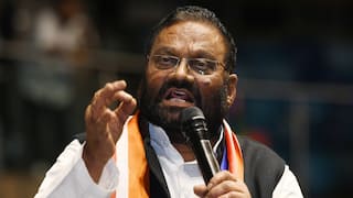 'अनिरुद्धाचार्य नहीं धर्म के ठेकेदार', स्वामी प्रसाद मौर्य ने मायावती के साथ आने के दिए संकेत