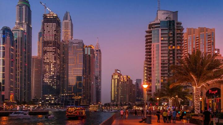 जब-जब दुबई का नाम हमारे जेहन में आता है, तो ऊंची इमारतें वहां की लग्जरी लाइफ की झलक नजर आने लगती है.