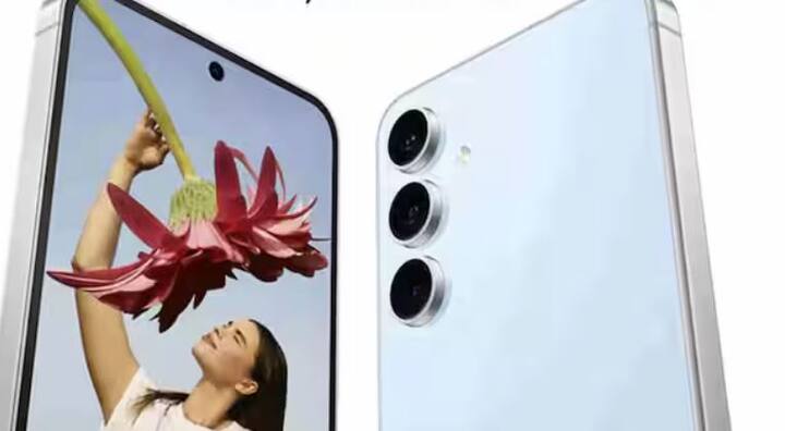 ਇਸ ਦੇ ਨਾਲ ਹੀ, Samsung Galaxy S24 FE 'ਤੇ ਇੱਕ ਵੱਡੀ ਛੋਟ ਵੀ ਉਪਲਬਧ ਹੈ। ਡਿਵਾਈਸ ਦਾ 8+128GB ਵੇਰੀਐਂਟ ਇੱਥੇ ਸਿਰਫ਼ 39,999 ਰੁਪਏ ਵਿੱਚ ਸੂਚੀਬੱਧ ਹੈ ਜਦੋਂ ਕਿ ਇਸਦੀ ਅਸਲ ਕੀਮਤ 59,999 ਰੁਪਏ ਹੈ। ਨਾਲ ਹੀ, ਜੇਕਰ ਤੁਸੀਂ ਇਸਨੂੰ Flipkart Axis Bank ਕ੍ਰੈਡਿਟ ਕਾਰਡ ਨਾਲ ਖਰੀਦਦੇ ਹੋ, ਤਾਂ ਤੁਹਾਨੂੰ 2,000 ਰੁਪਏ ਦੀ ਵਾਧੂ ਛੋਟ ਵੀ ਮਿਲੇਗੀ।