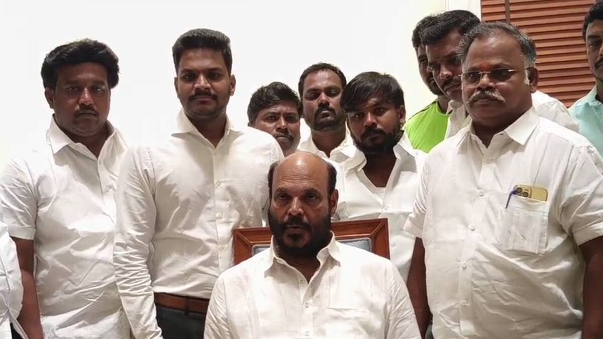 எடப்பாடி போகும் இடமெல்லாம் விபத்து நடக்குமா? 30 முறை இடையூறு - ஆம்புலன்ஸ் சர்ச்சை குறித்து ஜான் பாண்டியன்