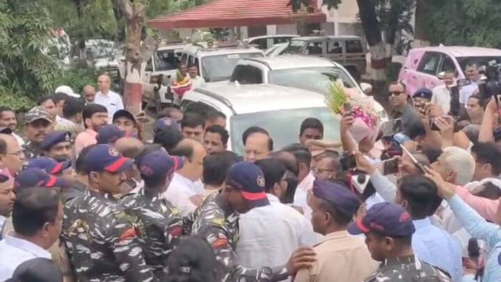 या पार्श्वभूमीवर अजितदादा यांना स्वाभिमानी शेतकरी संघटनेचे पदाधिकारी भेटले.