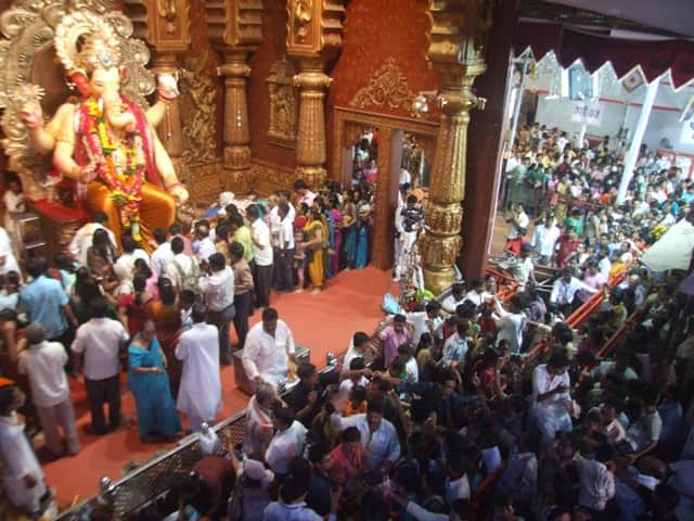 सकाळची आरती : सकाळी ७ ते ७:३०
