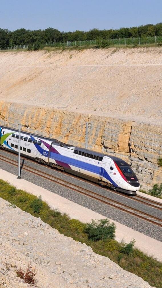 किस देश के पास है दुनिया की सबसे तेज ट्रेन?