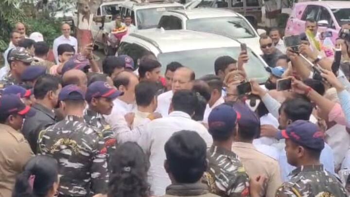 शक्तिपीठ महामार्गही रद्द करण्याची मागणी निवेदनातून करण्यात आली.