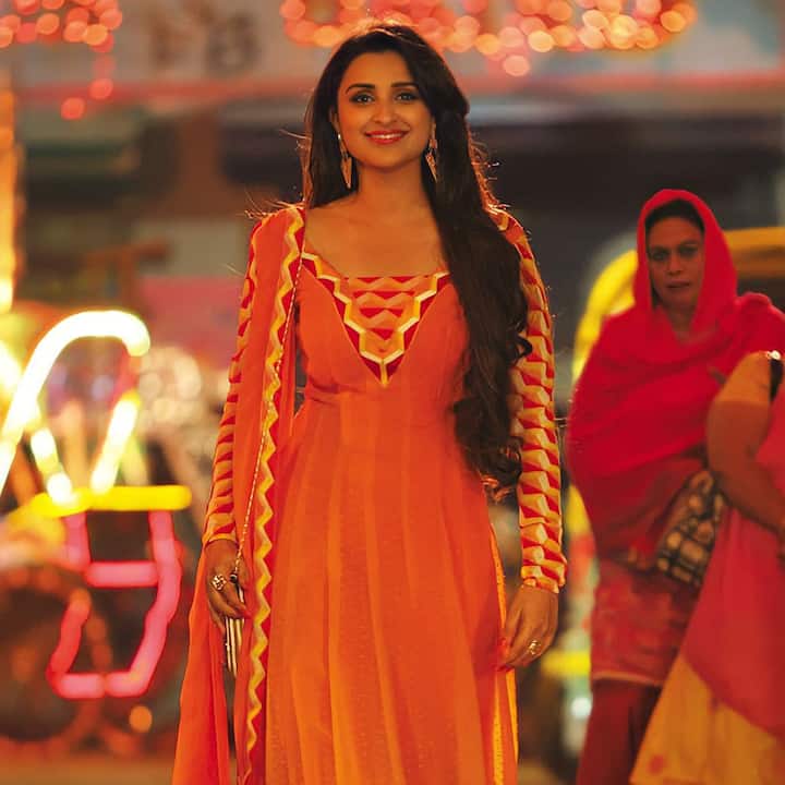 Parineeti Chopra also spread her beauty in Dawat -e -Ishq in 2014. His pairing with Aditya Roy Kapoor also frozen. However, this film proved to be a flop at the box office. Now you can watch this movie on prime video.