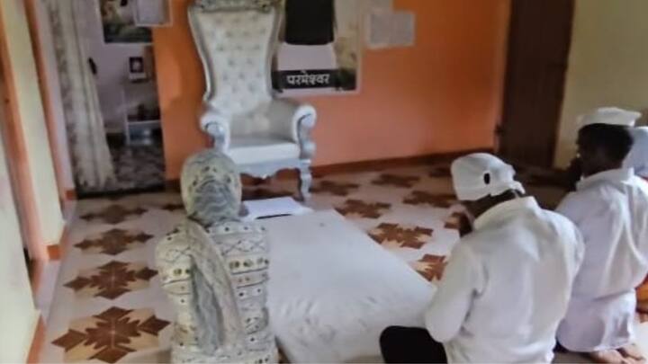 या निर्णयापासून त्यांना परातृव करण्याचे प्रयत्न प्रशासनाने सुरू केले असून मतपरिवर्तन न झाल्यास या कुटुंबावर कायदेशीर कारवाई केली जाण्याची शक्यता आहे.