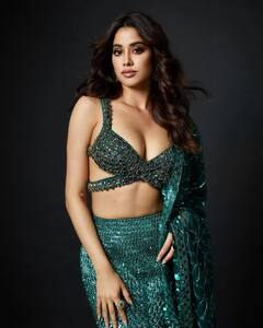 यूनिक ब्लाउज डिजाइन्स के लिए जाह्नवी कपूर हैं परफेक्ट इंस्पिरेशन, इन 10 तस्वीरों से लें आइडिया