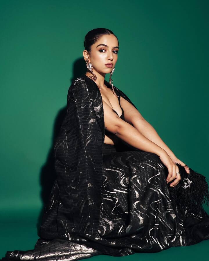 Realizing Channa, why not wear any outfit, whether it is Indian or Vestors, everyone looks amazing.
