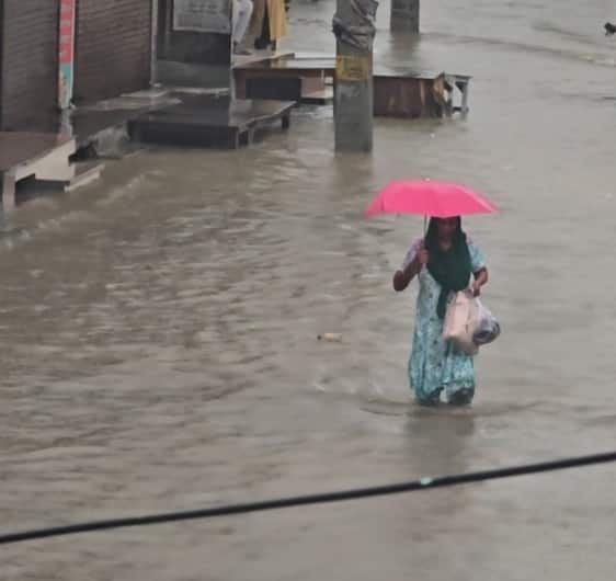 ਮੀਂਹ ਨਾਲ ਡੁੱਬਿਆ ਪੰਜਾਬ, ਲਹਿਰਾਗਾਗਾ ਤੋਂ ਲੈ ਕੇ ਧੂਰੀ ਤੱਕ ਹੈਰਾਨ ਕਰਨ ਵਾਲੀਆਂ ਤਸਵੀਰਾਂ ਆਈਆਂ ਸਾਹਮਣੇ, ਕਈ ਪ੍ਰਾਈਵੇਟ ਸਕੂਲਾਂ ਨੇ ਕੀਤੀਆਂ ਛੁੱਟੀਆਂ