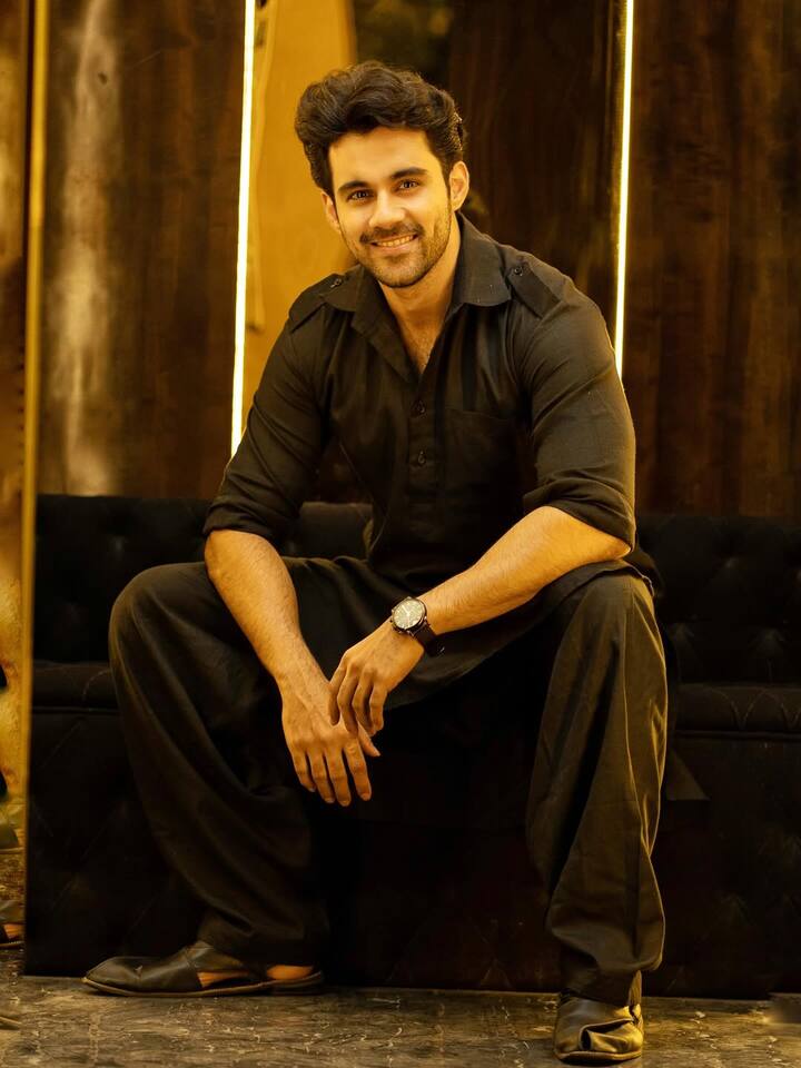 अभिषेक एक्टर नहीं बल्कि सीबीआई बनना चाहते थे. लेकिन किस्मत उन्हें एक्टिंग में ले आई और वो काफी अच्छा कर रहे हैं.