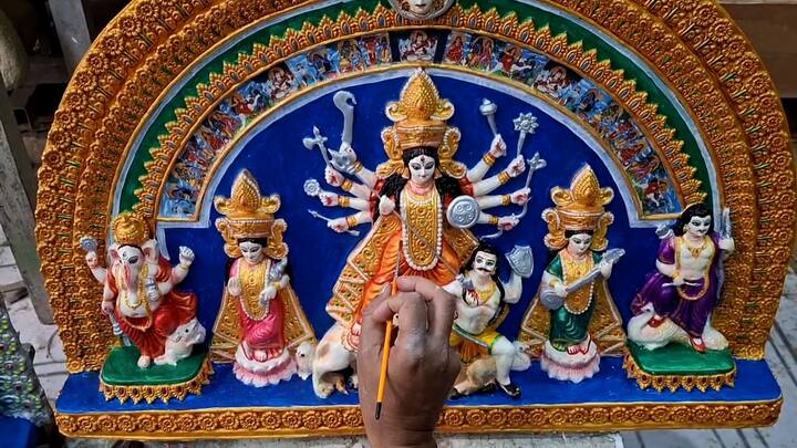 এ বছর  মহালয়া  ২১শে সেপ্টেম্বর (রবিবার)।  পঞ্চমী ২৭শে সেপ্টেম্বর , দশমী পালিত হবে ২রা অক্টোবর (বৃহস্পতিবার)।