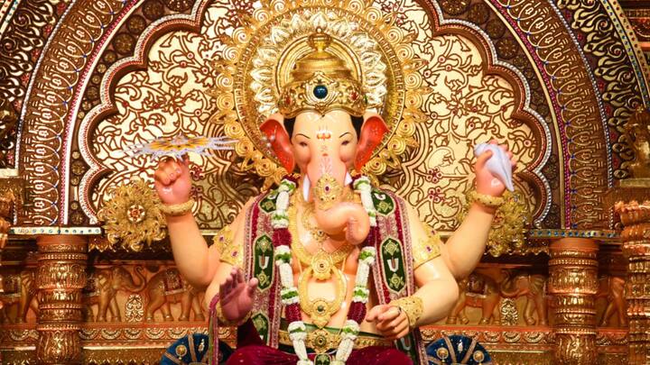 From commoners to Bollywood celebrities, countless devotees queue for hours just to catch a glimpse of their beloved Bappa. (Image Source: x/ trollsofficials)