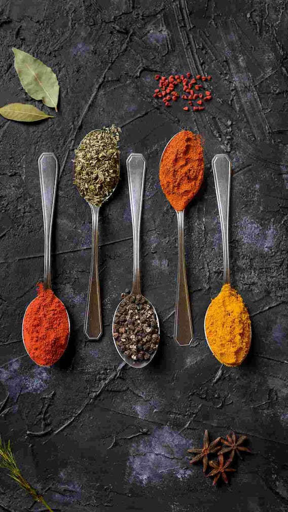 'हे' मसाले तुमच्या स्वयंपाकघरात असायलाच हवेत!