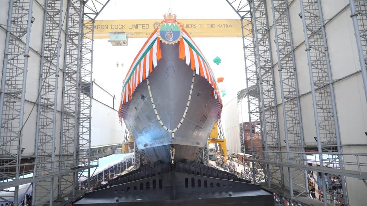 नौसेना को मिले 2 वॉरशिप... कितने खतरनाक हैं INS उदयगिरी और हिमगिरी? जिनसे पाकिस्तान और चीन की उड़ी नींद