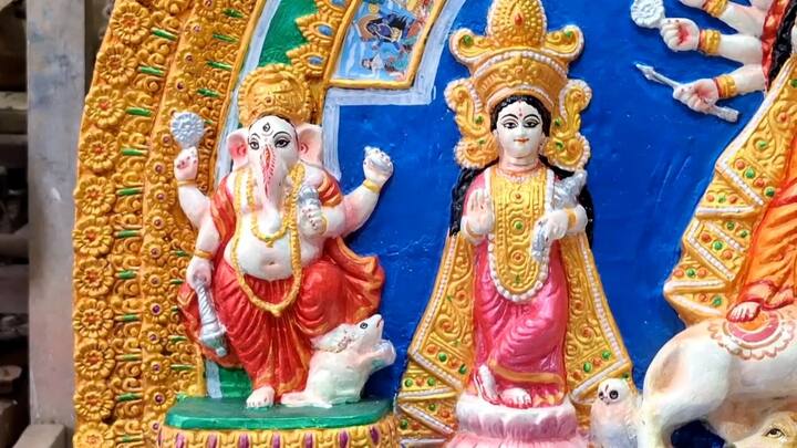 রবিবারই মূর্তিটি প্যাকিং করে কুরিয়ারের মাধ্যমে কানাডার উদ্দেশে পাঠানো হয়। কানাডায় পৌঁছাতে প্রায় ১০ দিন সময় লাগবে।