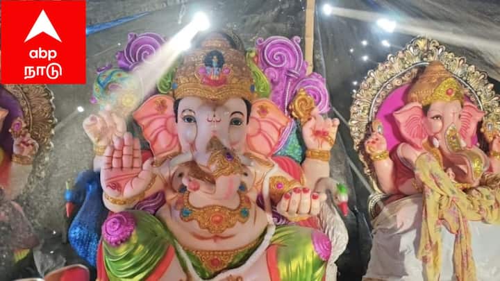 மதுரையில் பல்வேறு பகுதிகளில் இருந்து வந்திருந்த பொதுமக்கள் பல்வேறு அமைப்புகளை சார்ந்தவர்களும், மாட்டுத்தாவணி பகுதியில் உள்ள சிலை சிற்பக்கூடங்களில் இருந்து விநாயகர் சிலைகளை வாங்கிச் சென்றனர்.