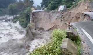 Himachal Pradesh: કુલ્લૂ-મનાલીમાં વરસાદનું રૌદ્ર સ્વરુપ, તબાહીના આ  VIDEO જોઈ હચમચી જશો 