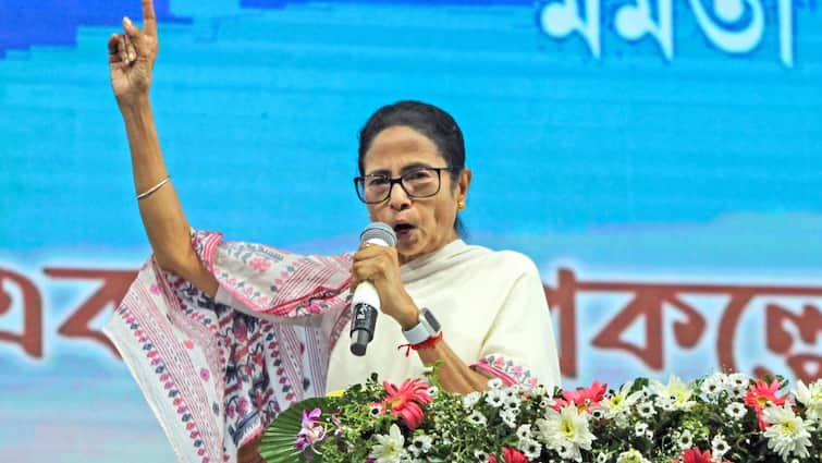 Mamata Offers Jobs, Compensation To North Bengal Flood Victims’ Families