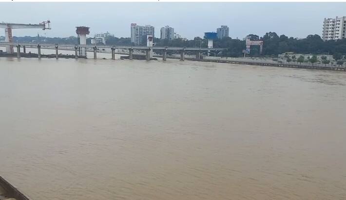 Ahmedabad News: સાબરમતીનું રૌદ્ર સ્વરૂપ, 19 જિલ્લાના 133 ગામોને કરાયા એલર્ટ, જાણો અપડેટ Sabarmati river in a red state, 133 villages in 19 districts have been alerted, know the update Ahmedabad News: સાબરમતીનું રૌદ્ર સ્વરૂપ, 19 જિલ્લાના 133 ગામોને કરાયા એલર્ટ, જાણો અપડેટ