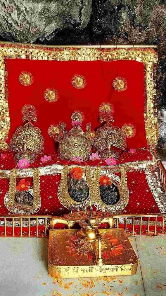 अर्धकुंवारी गुफा कितनी लंबी है?