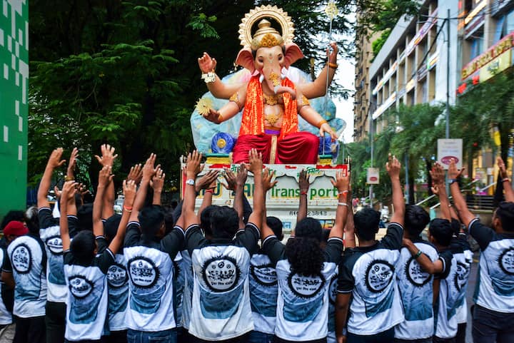 18 हजार से ज्यादा पुलिस जवानों को सुरक्षा में लगाया गया है. इसमें DCP, ACP, पुलिस अधिकारी और पुलिसकर्मी शामिल हैं.