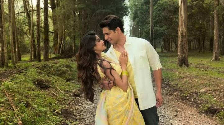 Janhvi Kapoor - Sidharth Malhotra: Audiences are excited to see Janhvi Kapoor and Sidharth Malhotra in Param Sundari, a cross-cultural romance. The film’s trailer and songs have attracted the audience’s attention for all the right reasons, paving the way for the film’s big release!