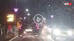 Video: जबलपुर में स्टंटबाजों का खतरनाक खेल, चलती कार की छत पर बैठे युवक, वीडियो वायरल