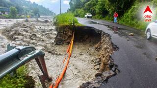 Manali Flood: দু'ভাগ হয়ে গেল পাহাড়! হাইওয়েকে গিলে খেল নদী! মানালিতে বৃষ্টি-বন্যার ধ্বংসযজ্ঞ
