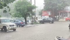 Vadodara Rain: વડોદરાના ડભોઈમાં વરસ્યો ધોધમાર વરસાદ, રસ્તાઓ પર ફરી વળ્યા પાણી