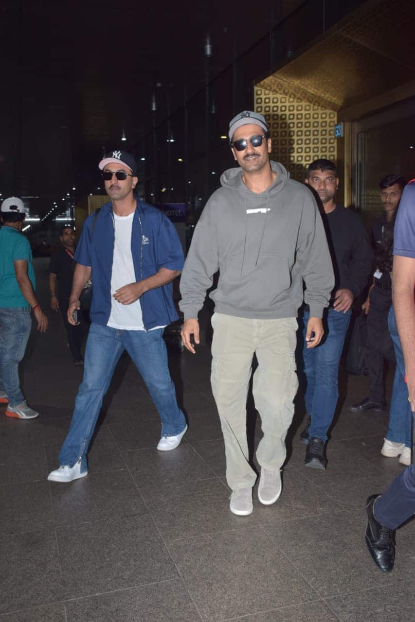 Ranbir Kapoor and Vicky Kaushal appeared in a very stylish style at the airport.