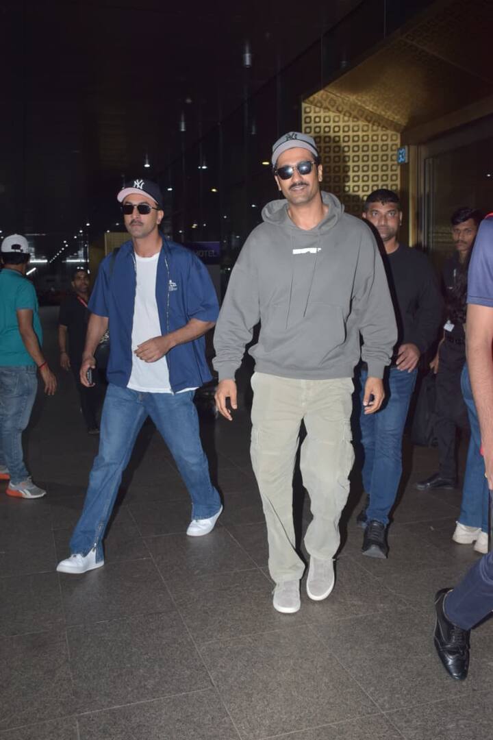 Ranbir Kapoor and Vicky Kaushal appeared in a very stylish style at the airport.