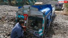 जम्मू-श्रीनगर में भारी बारिश से तबाही, NH-44 पर भूस्खलन के बाद वाहनों की आवाजाही बंद