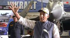 'अब हमारे पास तैरते हुए F-35 हैं', नेवी में शामिल हुए 2 वॉरशिप तो राजनाथ सिंह ने किया अमेरिकी फाइटर जेट का जिक्र