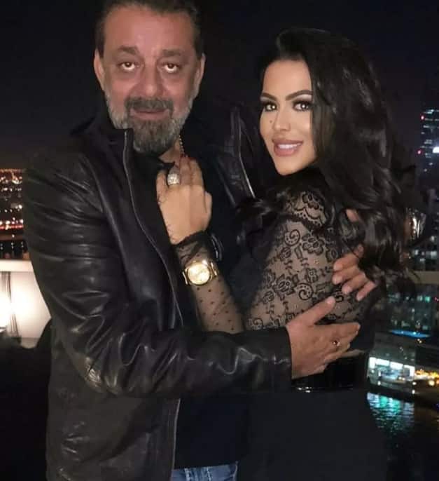 In this picture, Trishala is seen with her father Sanjay Dutt. This star kid is looking quite gorgeous in the black outfit.