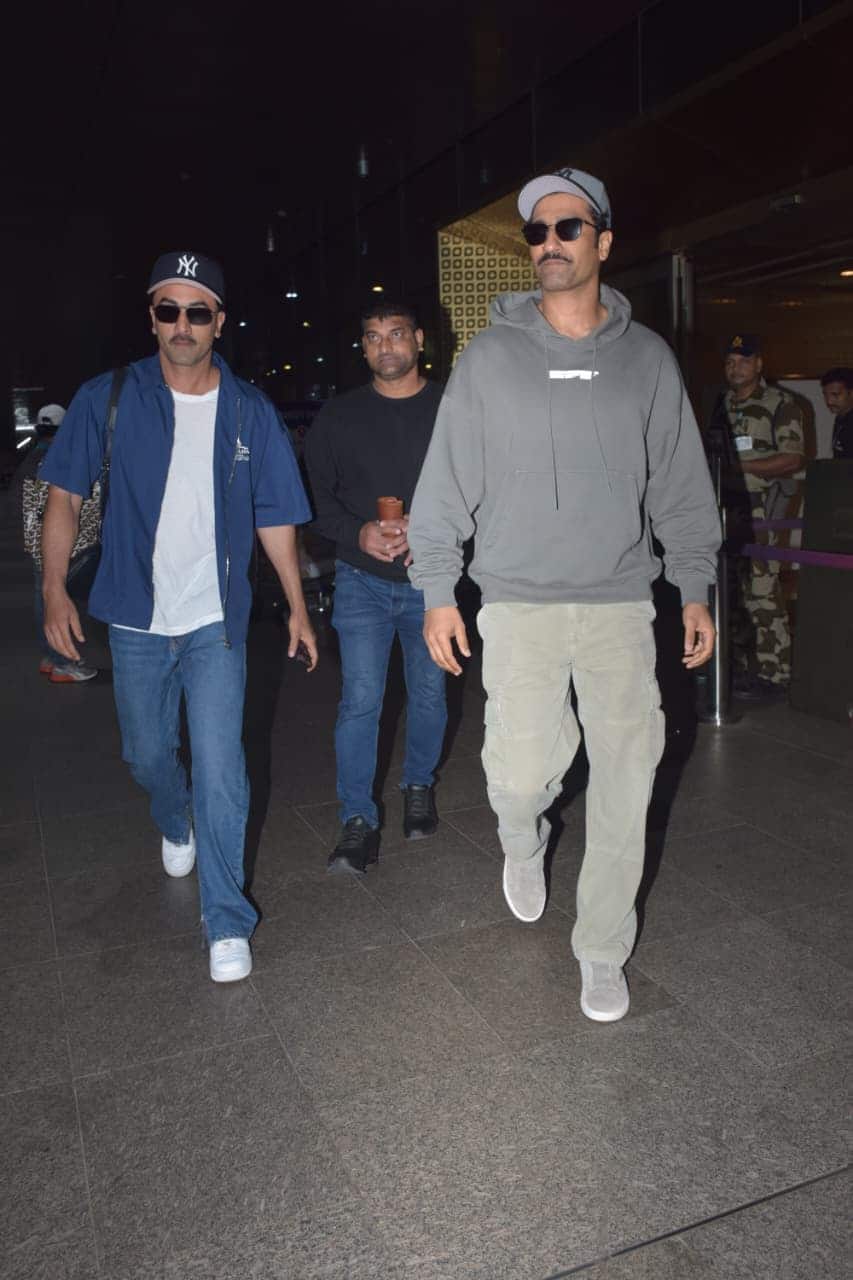 Ranbir was also seen applying blue cap and sunglasses during this period.