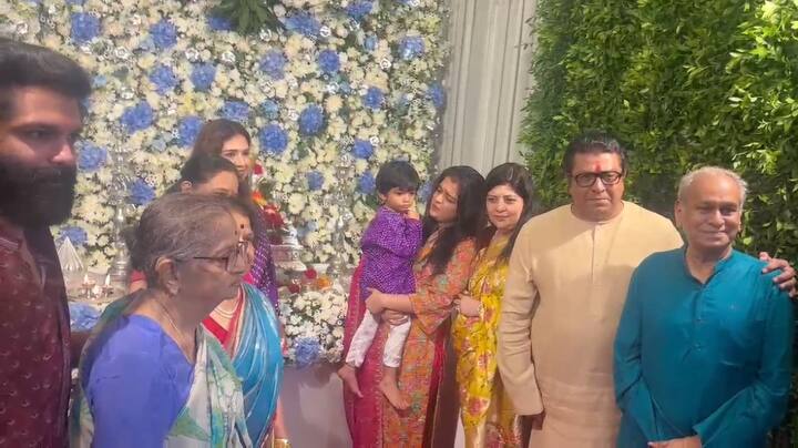 मनसे अध्यक्ष राज ठाकरे यांच्या घरीही दीड दिवसांच्या गणपतीचं आगमन झालं आहे.