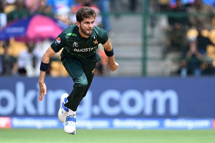 पाकिस्तानी तेज गेंदबाज शाहीन शाह अफरीदी का रिकॉर्ड भारत के खिलाफ काफी बढ़ियां रहा है. अफरीदी इस बार भी भारतीय बल्लेबाजों के लिए खतरा साबित हो सकते हैं.