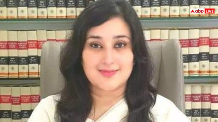 उन्होंने सबसे पहले यूनिवर्सिटी ऑफ वारविक (University of Warwick) से ग्रेजुएशन की डिग्री हासिल की. इसके बाद उनका झुकाव कानून की पढ़ाई की ओर और गहरा हो गया. इसी के चलते उन्होंने ऑक्सफोर्ड यूनिवर्सिटी (Oxford University) में दाखिला लिया और कानून की पढ़ाई की ऊंचाइयों को छूआ.