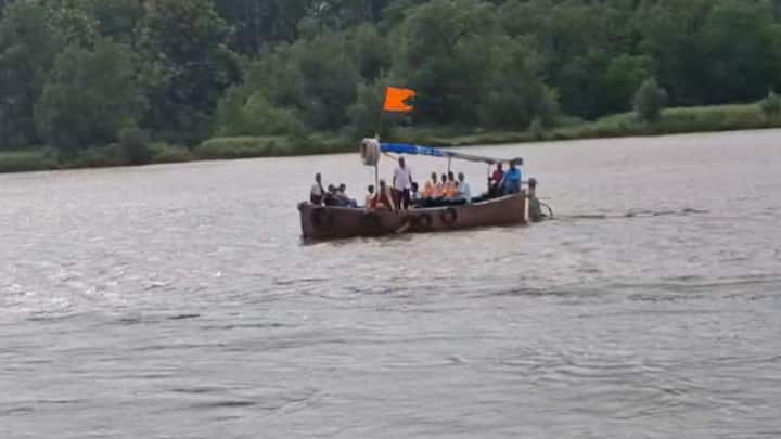 कोकणातील प्रत्येक घरात गणपती विराजमान होतो.