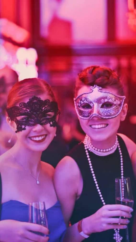 दिल्ली में यहां कर सकते हैं सबसे बेहतरीन बैचलर पार्टी