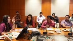 यूपी इंटरनेशनल ट्रेड शो की तैयारियां तेज, डीएम मेधा रूपम ने की समीक्षा बैठक, दिए निर्देश