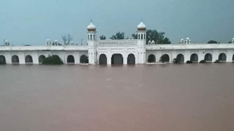 Gurdwara Darbar Sahib Submerged As Floods Inundate Kartarpur Corridor In Pakistan; Over 100 People Stranded