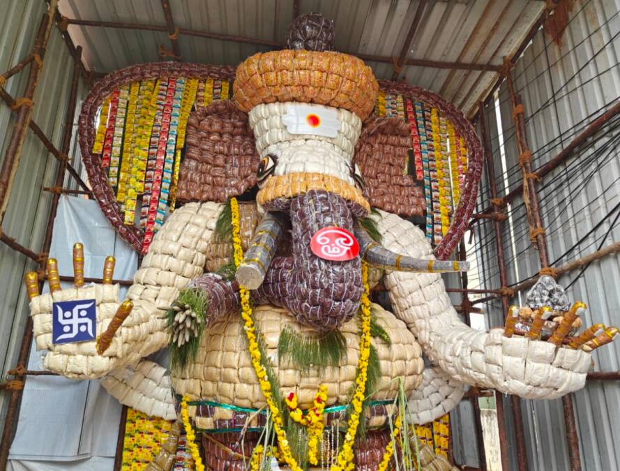 விநாயகர் சதுர்த்தி: சென்னையில் பிரம்மாண்ட சிலைகள்! 42 அடி பித்தளை விநாயகர் முதல் மளிகை பொருள் விநாயகர் வரை